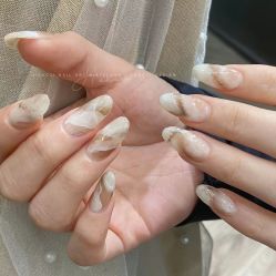 -花岐款式专研健康美甲沙龙