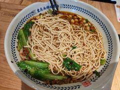 -呼啦面馆·头牌豌杂面(珠江国际B区店)