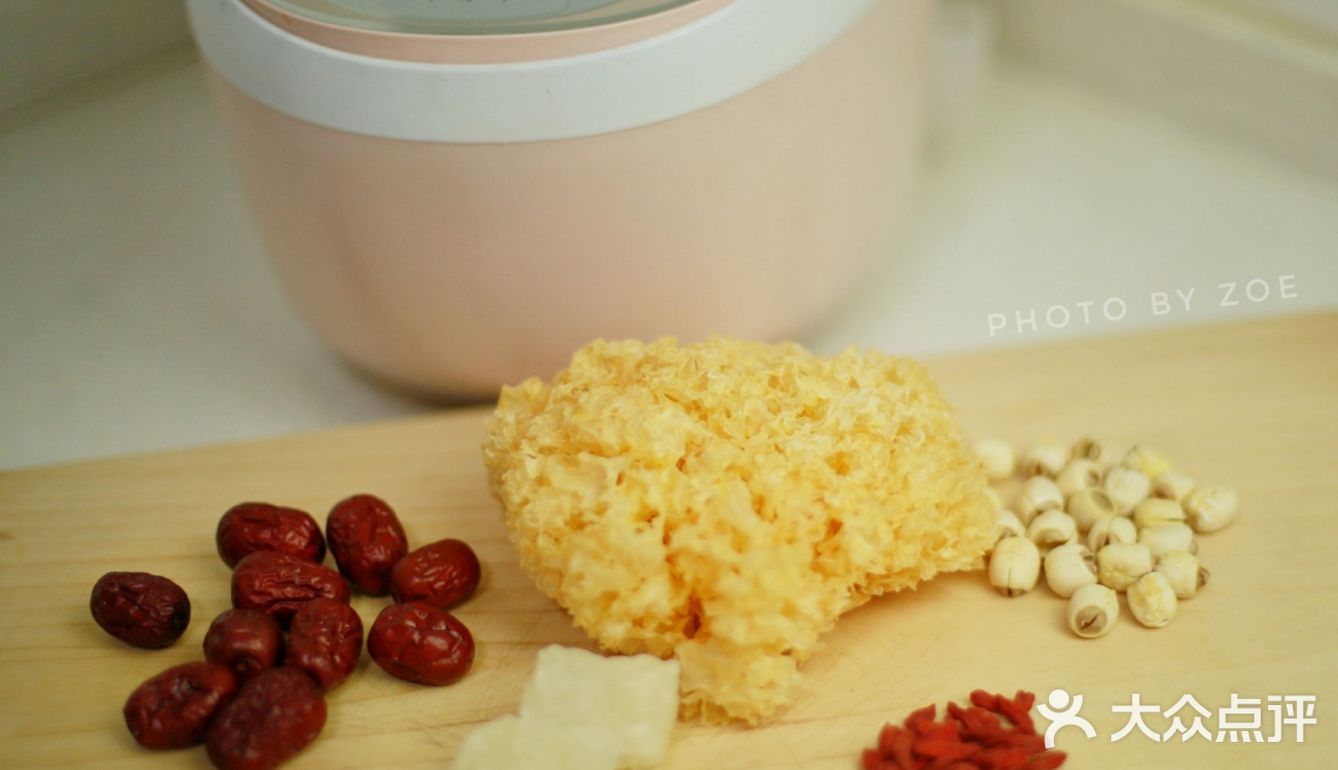 Zoe小厨房 | 懒人必备电饭煲滋补养颜红枣银耳莲子羹