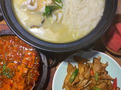 -九锅一堂酸菜鱼(学府凯德店)