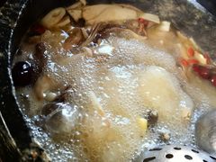 -南渝食府.墨脱石锅松茸鸡