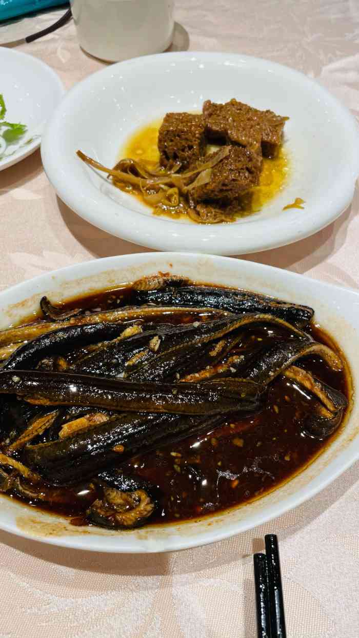 老半斋(福州路店)-"据说是上海吃刀鱼面刀鱼馄饨非常有名的店,.