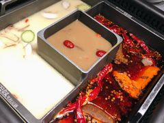 野山菌汤骨汤牛油辣锅-巴奴毛肚火锅(新街口金鹰店)