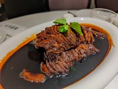 招牌焦糖黑叉烧-维园悦谱·海派家常菜(乌鲁木齐南路店)