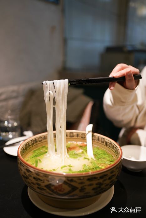 南蛮子(进贤路店)蒙自过桥米线图片