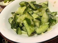 -虾弄弄海派小龙虾·牛羊蝎子火锅