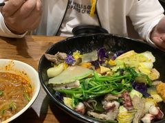 -万记麻辣烫国展总店