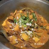 相比其他东北菜馆，价格略高，但胜在分量足和服务好