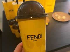 FENDI联名款-喜茶(北京华贸购物中心店)