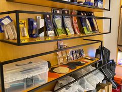 -爱革·奢品·鞋包·衣物·家居(金桥国际商业广场店)