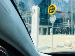 入口-龙湖虹桥天街-停车场