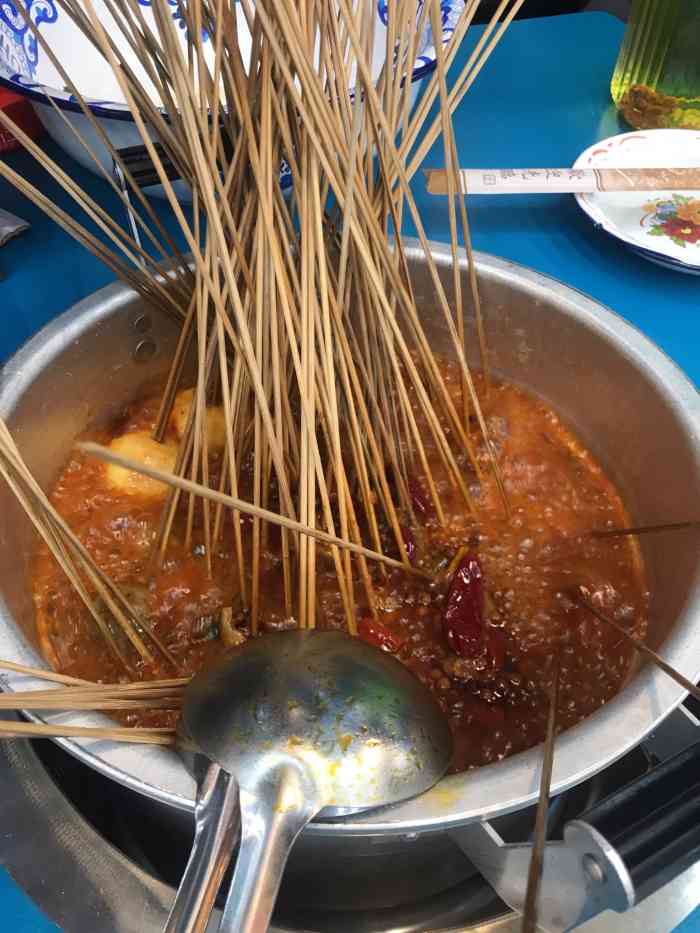 青红串说麻辣烫-"[薄荷]环境:看着很卫生,比较干净 [.