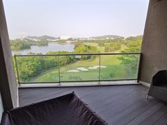-深圳隐秀山居酒店