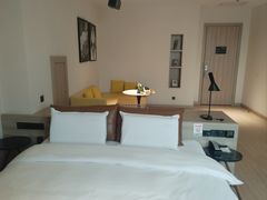 -艾豪森酒店(西安大雁塔大唐不夜城店)