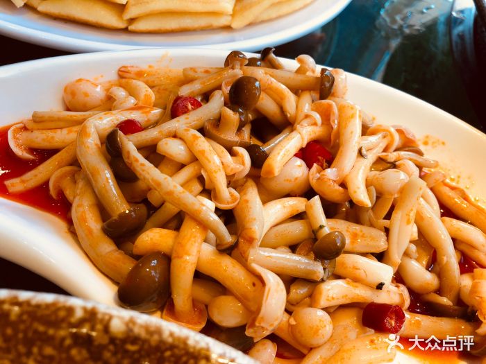 大草原烤肉坊拌蘑菇图片