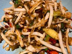 -魏铭鱼头捞饭(晋阳路店)