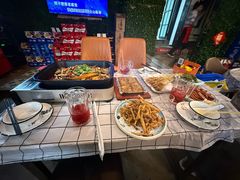 -顶峰夜宴·龙虾烧烤大排档(九江学院店)