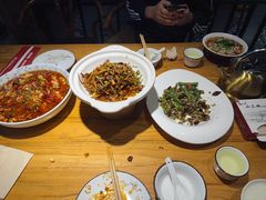 -小三峡食府(西五路店)