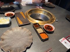 -铭牛烧肉·和牛海鲜自助(高新月牙湖店)