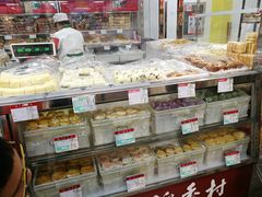 面包甜点陈列柜-护国寺小吃(安定门店)