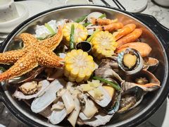 蒸汽海鲜全家福-悦海·家宴·冰花皮皮虾大锅贴(宝龙店)