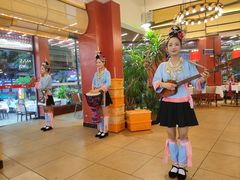 -刘姐啤酒鱼民族演艺餐厅(西街总店)
