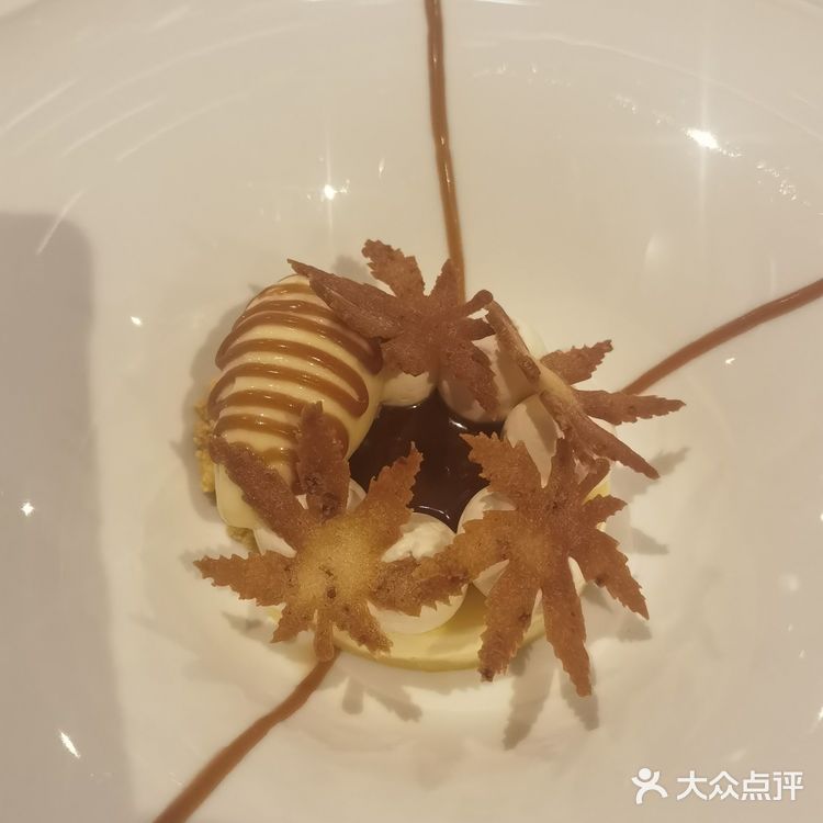 感受一下米其林餐厅的餐点魅力,服务真的是没的说了~