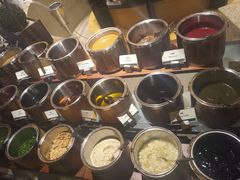 自助调料区-上海东方佘山翰悦阁酒店·Vie全日制餐厅