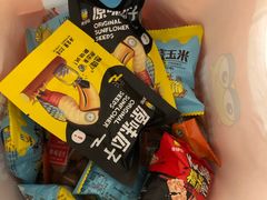 -来伊份LYFEN(中央路店)