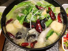 童年麻辣烫-马路边上·小海鲜烧烤(八一路店)