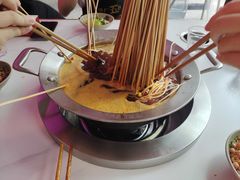 -钢管厂五区小郡肝串串香(奥克斯广场锦城万达店)