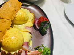 蘑菇牛油果班尼迪克蛋-théATRE茶聚场·餐厅(环球金融中心店)