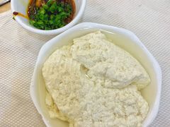 河水豆花-渝君重庆火锅(嘉宾路店)
