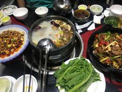 -南渝食府.墨脱石锅松茸鸡