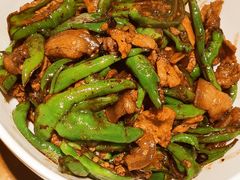 白辣椒炒肉-格塘人家·山泉水煮鱼(望兴家园店)