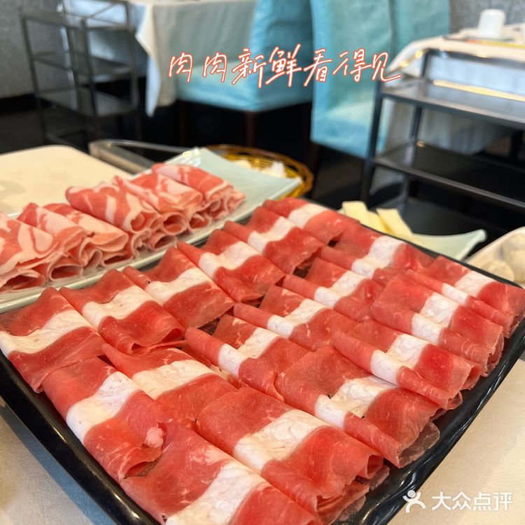 在广州也能吃到正宗老北京铜锅涮羊肉咯！