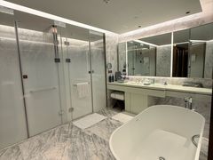 -深圳国际会展中心希尔顿酒店(前海华发冰雪世界店)