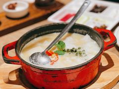 酸汤嫩鱼片-小大董·烤鸭(凤凰汇店)