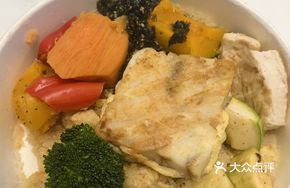 Pan-Fried Deep-Sea Cod Cubes with Rice-Free Fried Rice
