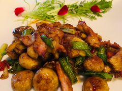 香煎口蘑脆爽肉-周三的情书花园餐厅(江北店)