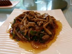 -湖庭壹品鸭王·传统北京烤鸭·别墅私房菜·庭院宵夜(江宁店)