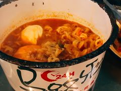 辛拉面-马路牙子烧烤音乐酒馆(望京店)