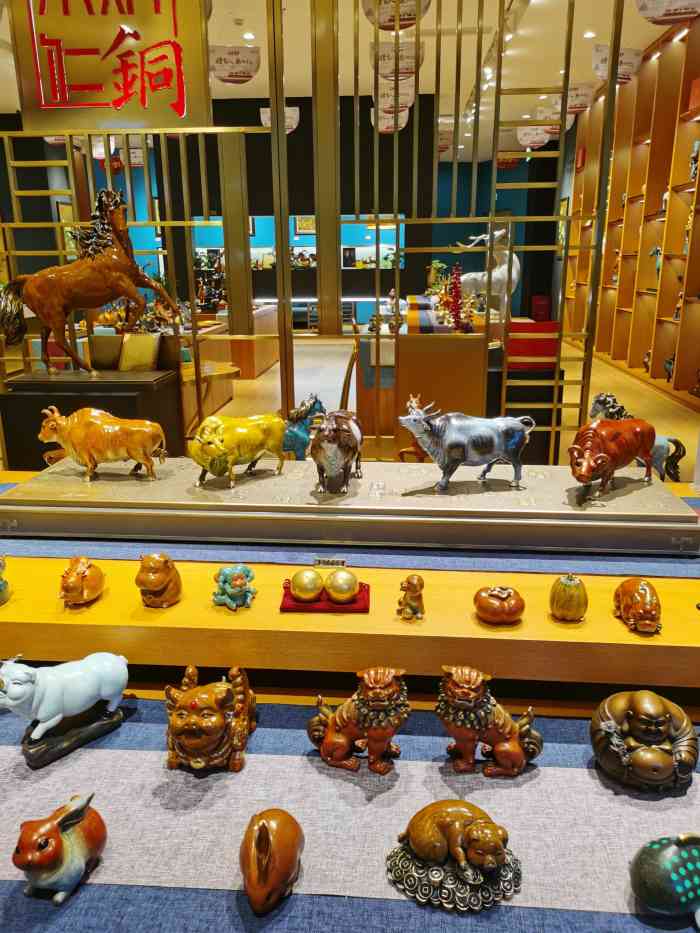 朱炳仁铜三亚国际免税城二期店