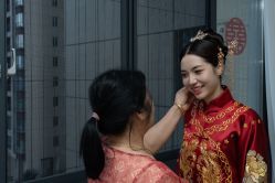 -藤薰定制中式嫁衣礼服旗袍店