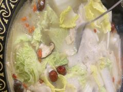 -小志家.鲜牦牛肉牛杂火锅野生菌汤锅