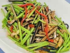 芦蒿臭豆腐炒咸肉-徽州月·民间徽菜(浦东总店)