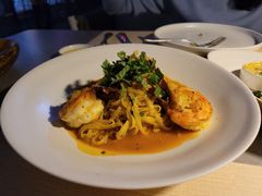 香辣蒜油小宽面配虾和香草-Mercato莫卡多露台餐厅与酒吧(K11店)