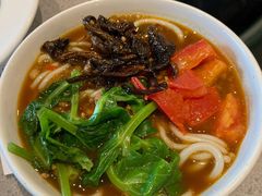 鸡汤米线-半山腰·云南菜(侨福芳草地店)