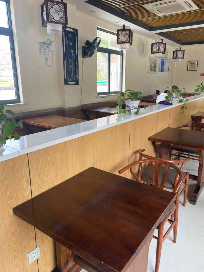 三阳服务区公共厕所-"这将是我的第一条公共厕所的评价吧明明想.