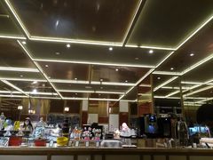 -大中华希尔顿酒店-念自助餐·嗨啤·小龙虾